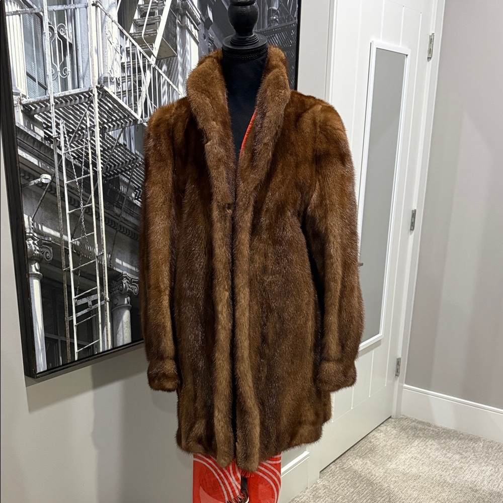 Vintage Elegant Brown Mink Fur Coat PTP 20” (inside)